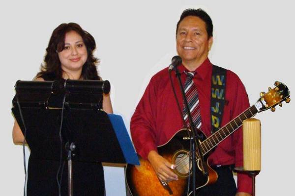 Mary Penuelas and George Gonzalez singing in Scottsdale Arizona.