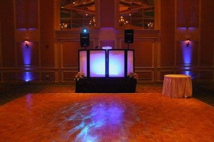 STANDARD PACKAGE
(Available for house parties & small formal events)
4 Hour Event
1 DJ providing non-stop music
1 MC to make formal announcement