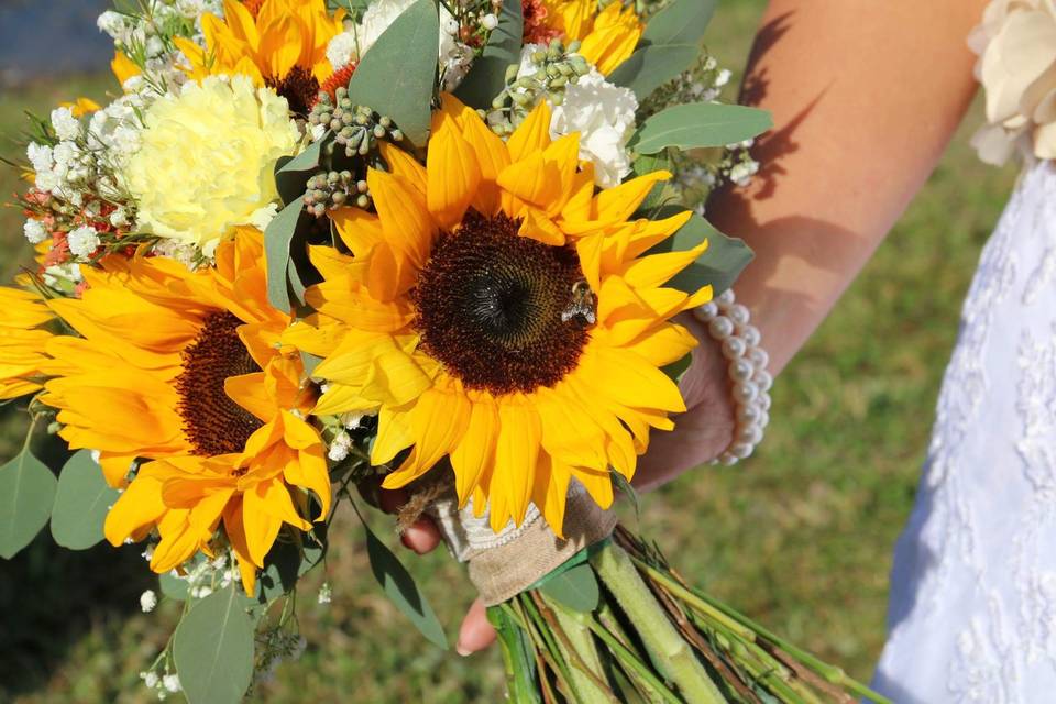 Farmhouse Floral Designs & Events