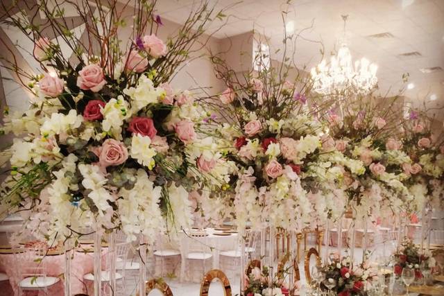 Stunning floral centerpieces