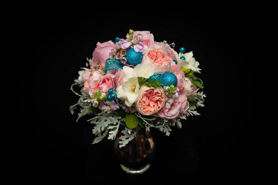 Anjulans' Florist - Floral Design, Event Lighting & Decor