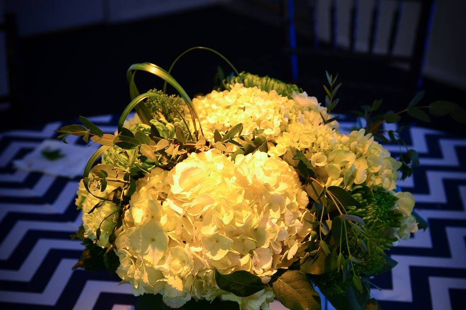 Anjulans' Florist - Floral Design, Event Lighting & Decor 