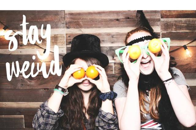 THE WOODEN BOX PHOTO BOOTH