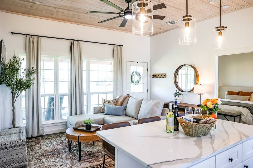 2 bed, 2 bath cottage