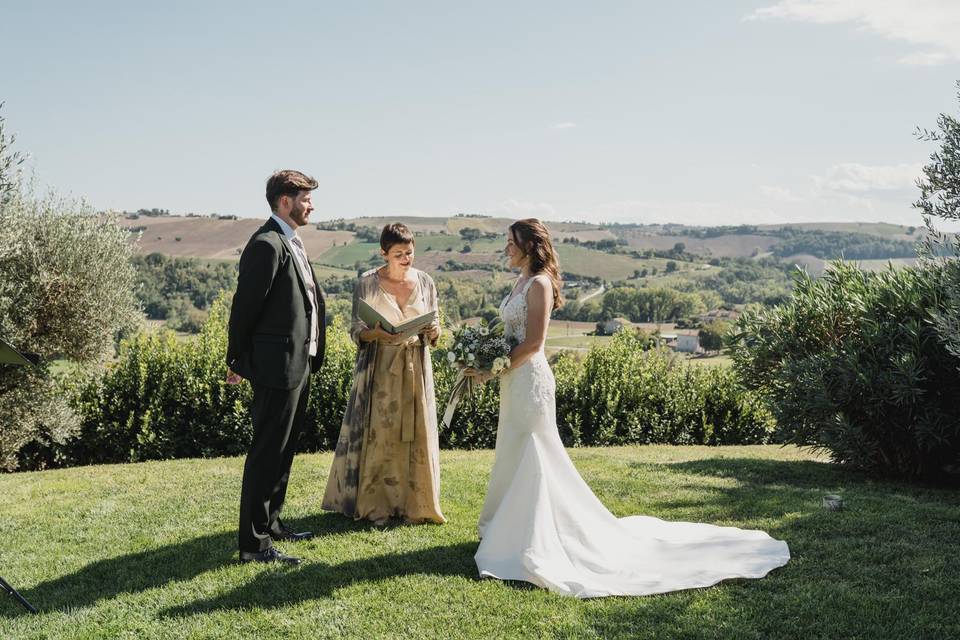 Paola Orazi Independent Celebrant