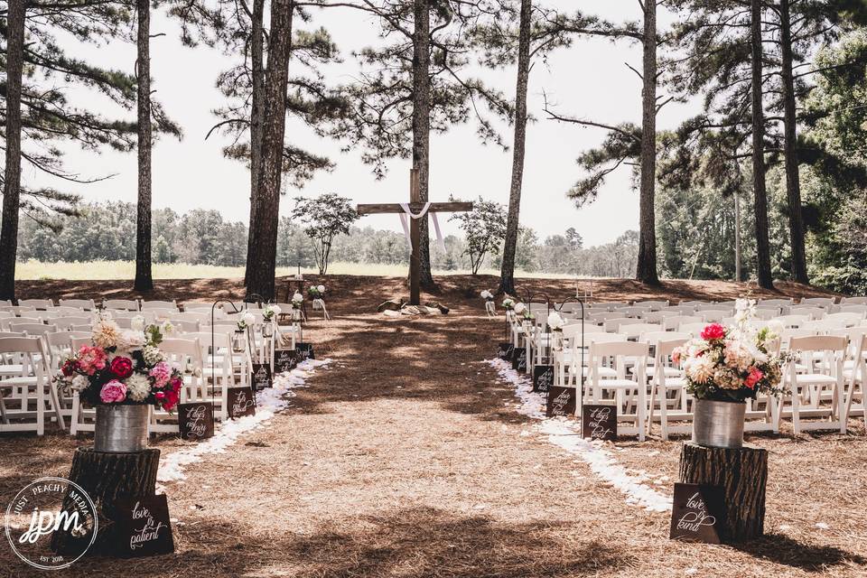 Aisle shot, photo by Just Peachy Media