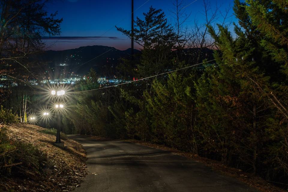 Driveway at night Vieux