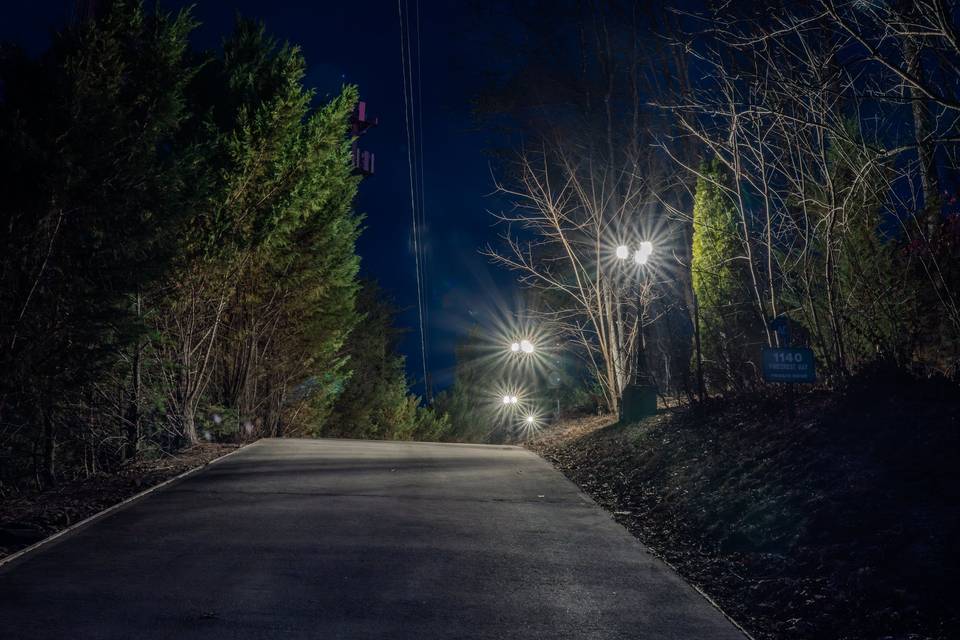 Driveway at night Vieux