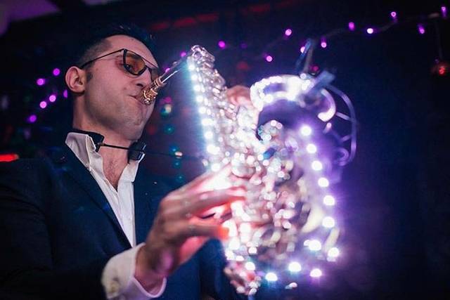 Live sax