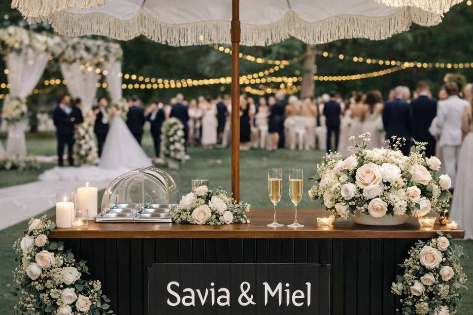 Savia & Miel LLC