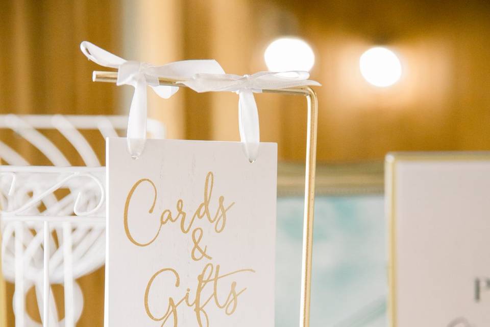 Gift Table Setup