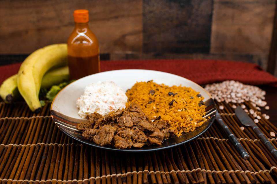 Steak w/ Ensalada de Papa