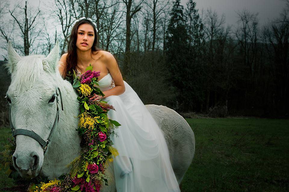 Horse Garland