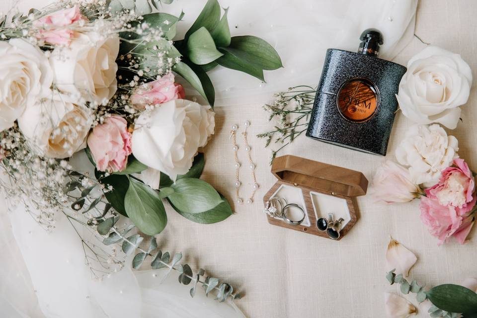 Details flatlay