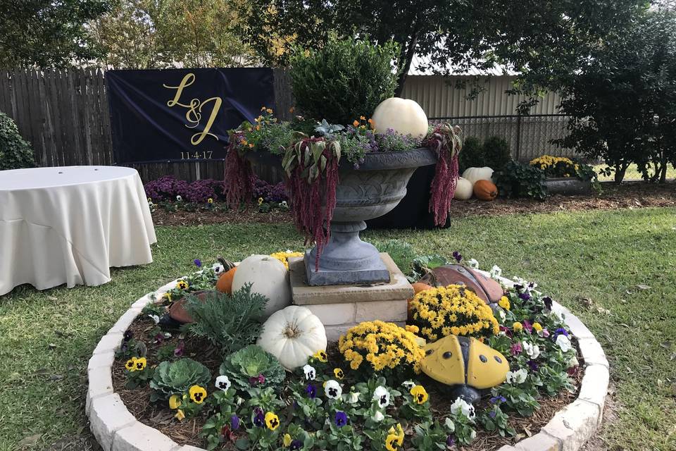 Water fountain arrangement for outdoor wedding. Stephenville