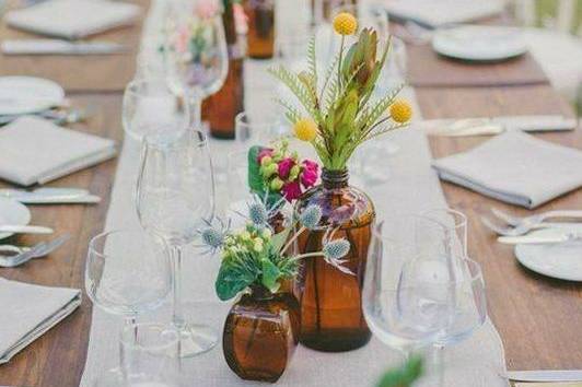 Table setting with centerpiece