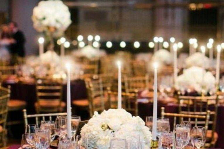 Table setting with centerpiece