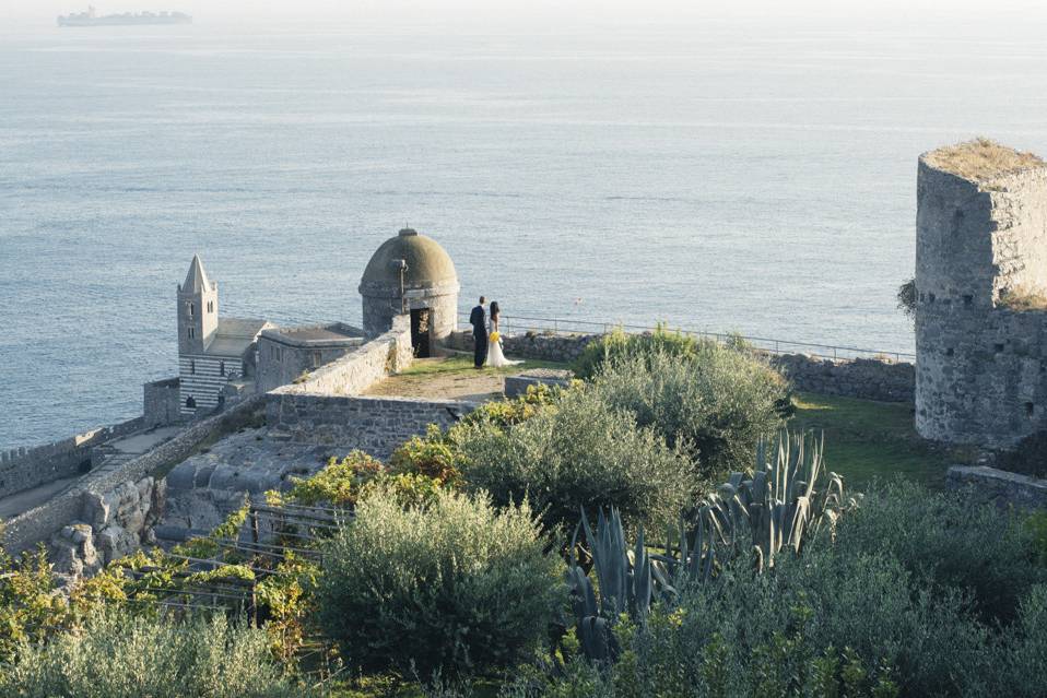 Sweet Elopement in Doria castle Ruins in Portovenere