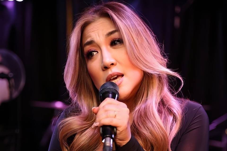 Jenna singing