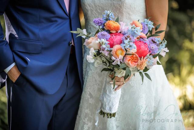 Bride bouquet w/groom