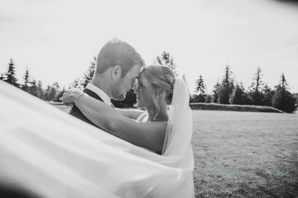 Black & White of Bride and Gro