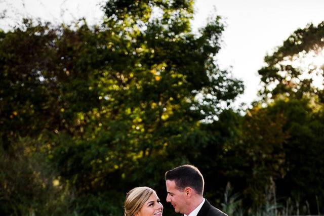 Classic bride, dewy skin, blended eyes