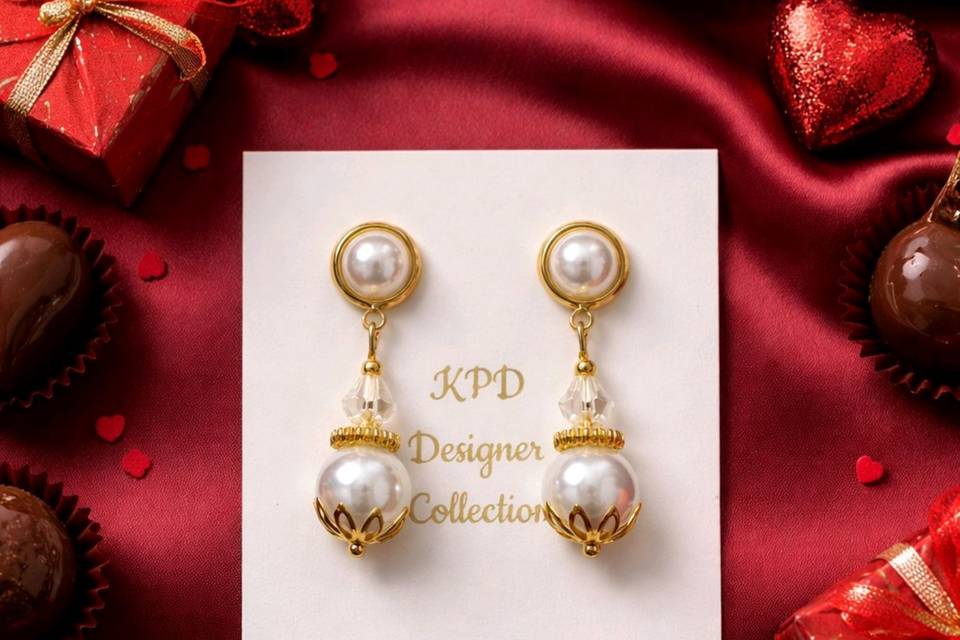 Classic pearl dangle