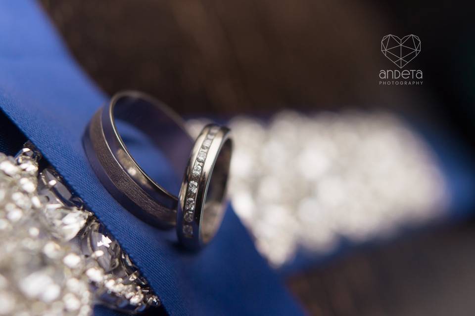 Wedding details by Andeta Phot