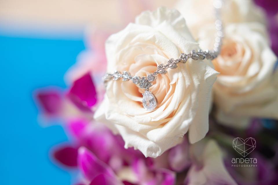 Wedding details by Andeta Phot