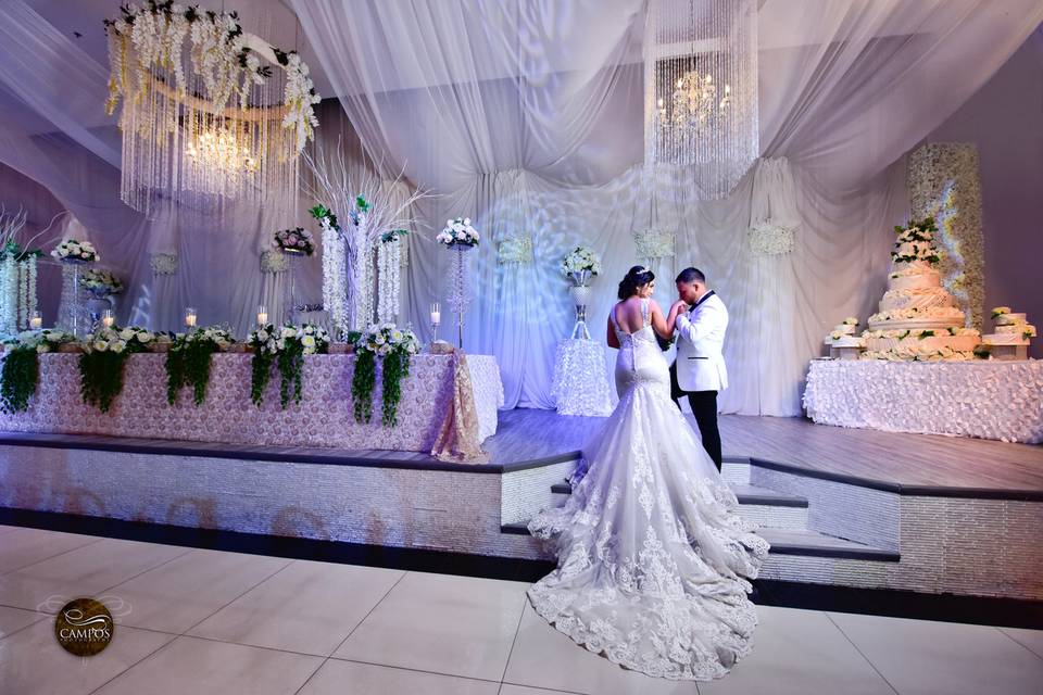 Beautiful Sweetheart Tables