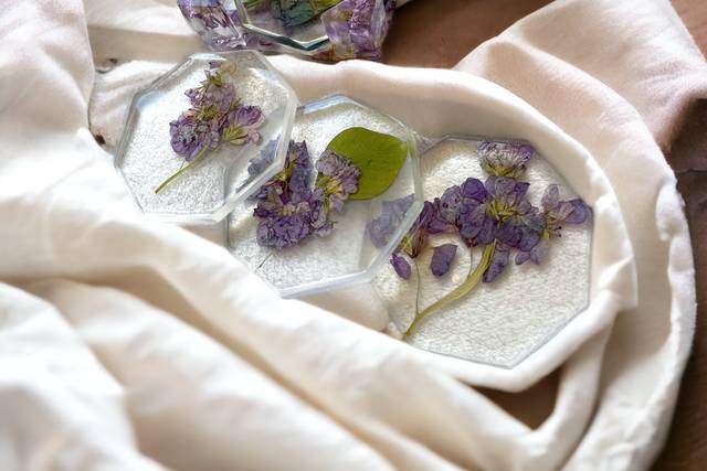Floral coasters with holder