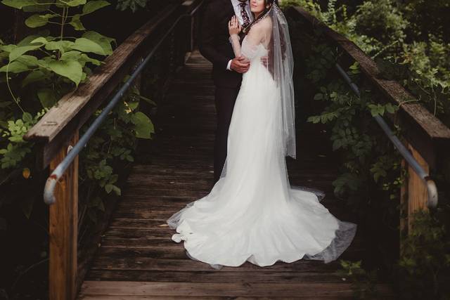 Bride & Groom with greenery