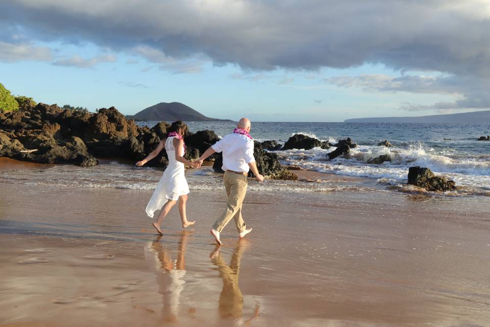 The Walk of Maui Marital Bliss