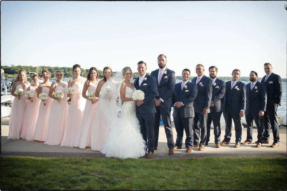 Full size wedding party