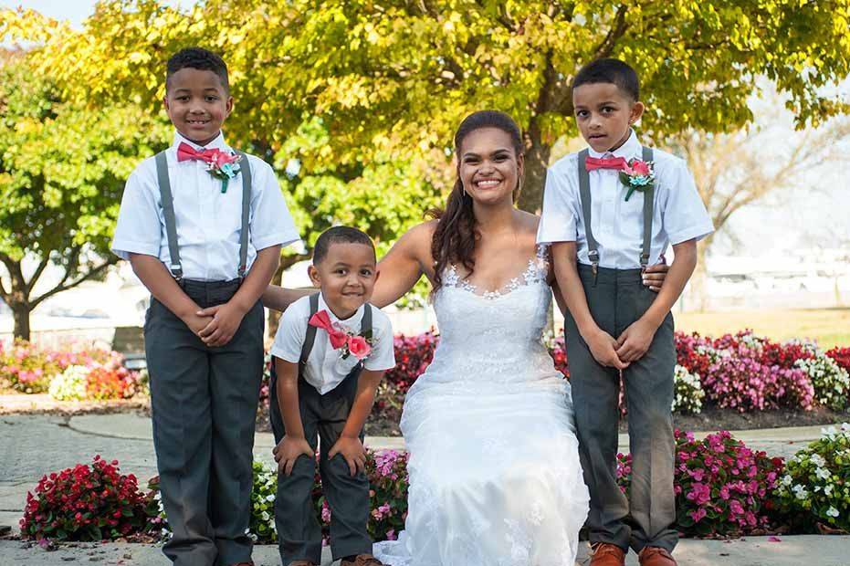 Que and her ring bearers