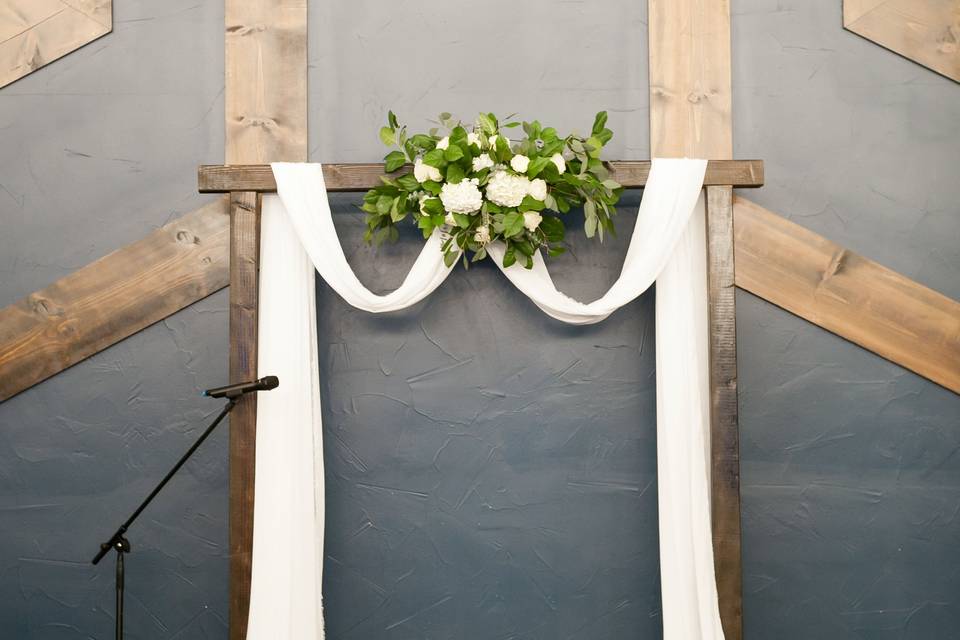Decorated arch rental | Photo Credit ANM Photography