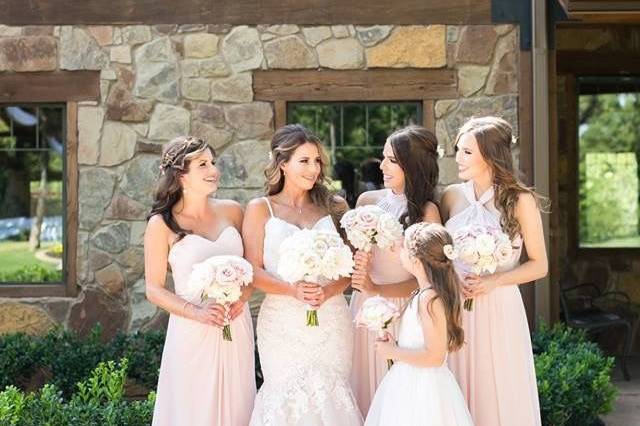 Bridesmaids and flower girl | Photo credit ANM Photography