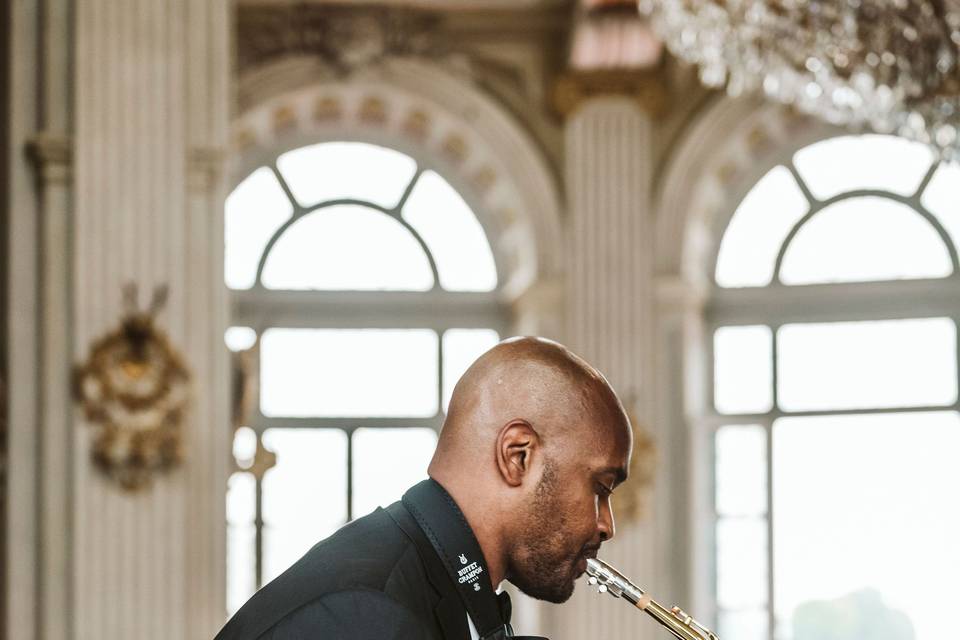 Exchange of vows with sax
