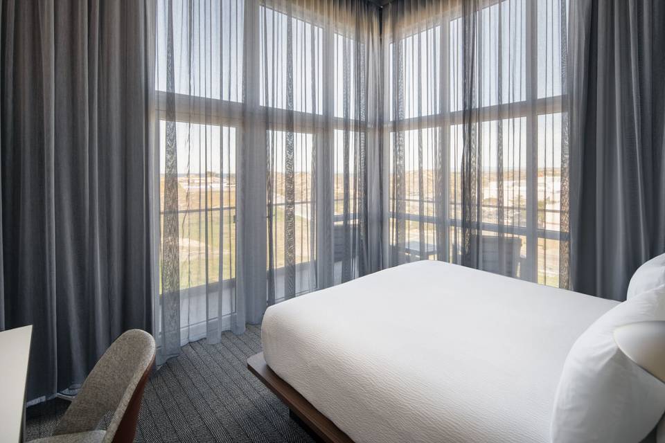 Guest room with 1 King bed