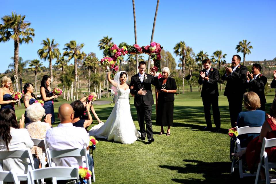 Sun-drenched ceremony