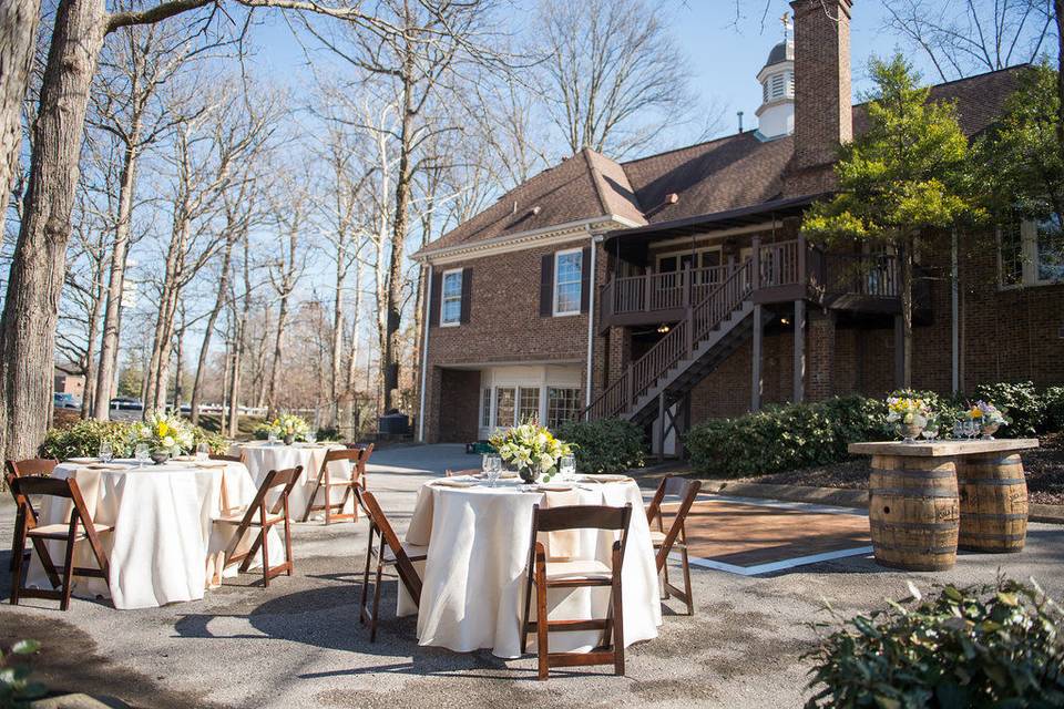 The Acuff House is large enough for your ceremony, reception + a dance floor