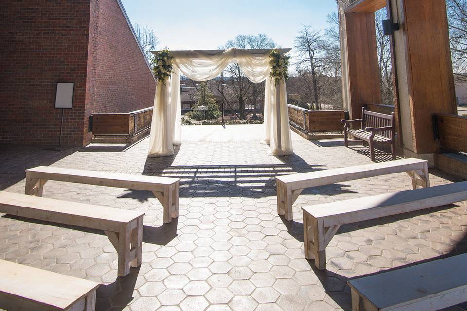 Have a covered outdoor ceremony on the Upper Portico