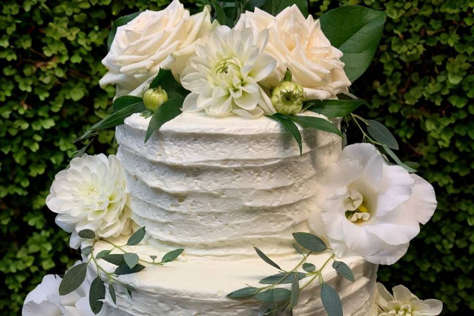 2-tier wedding cake