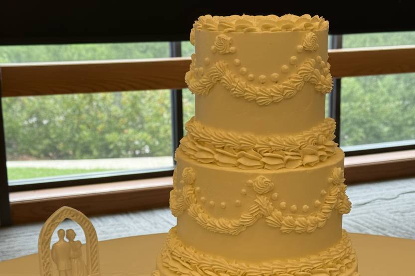 3-tier vintage wedding cake