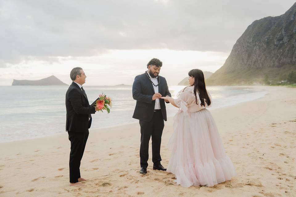 Waimanalo Beach wedding (Oahu)