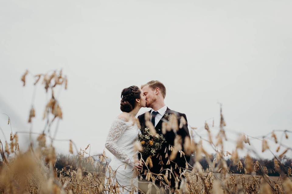 Love amid the grasses - Gilbert Horst Photo