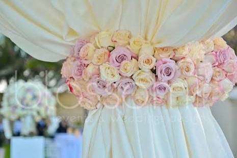 Flowers holding the curtains