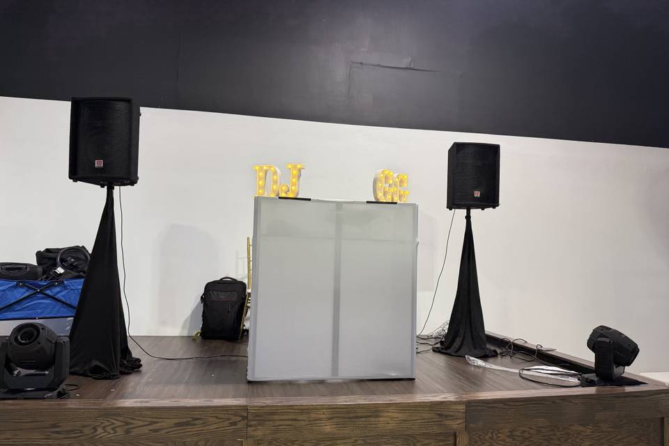 DJ set up