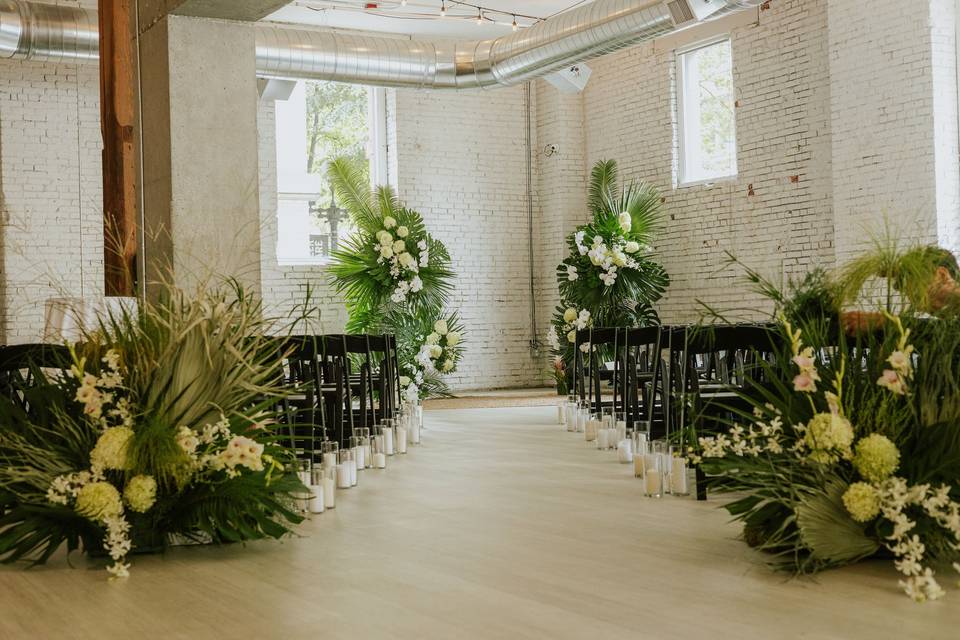 Tropical ceremony setup