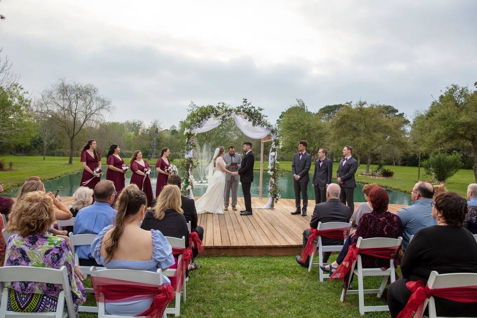 Lakeside Ceremony w/Fountain